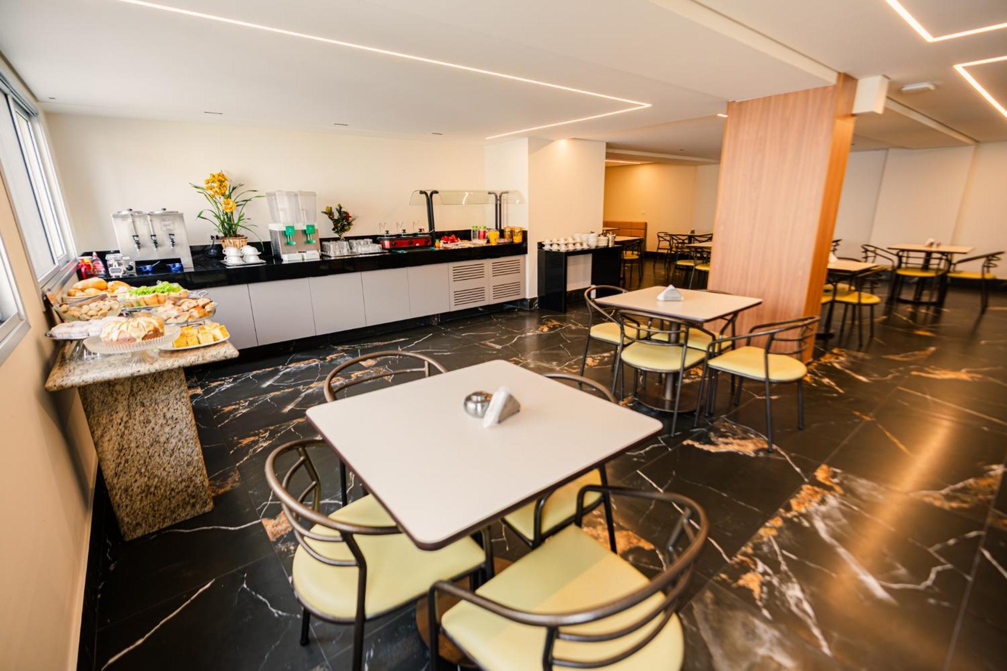 Hotel Oly Plaza 피라시카바 외부 사진