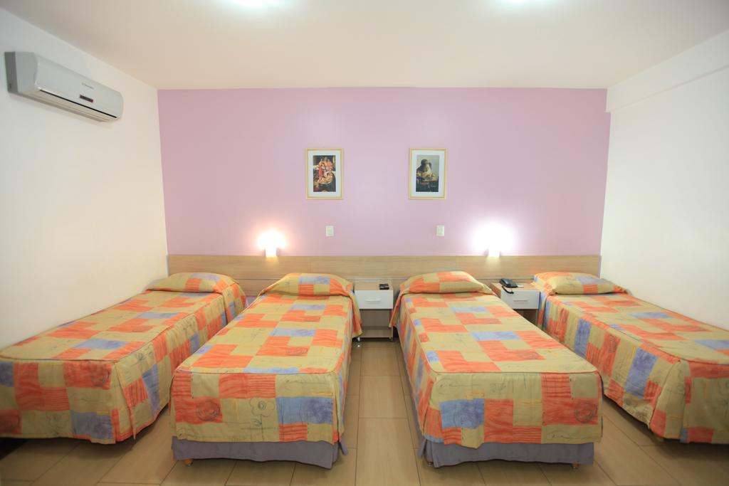 Hotel Oly Plaza 피라시카바 객실 사진