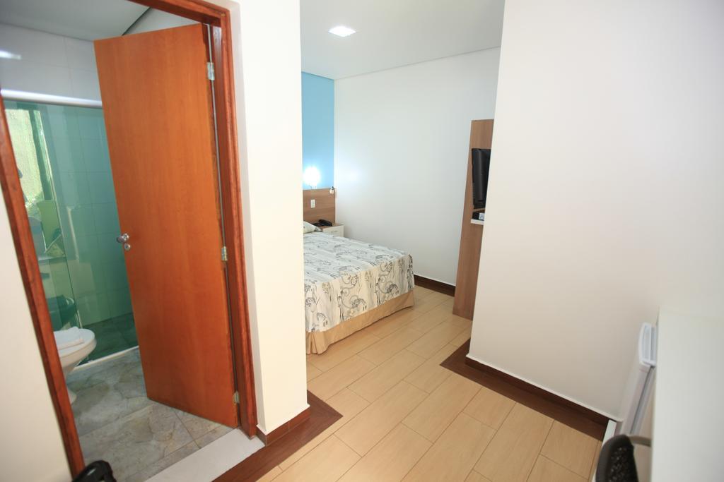 Hotel Oly Plaza 피라시카바 외부 사진