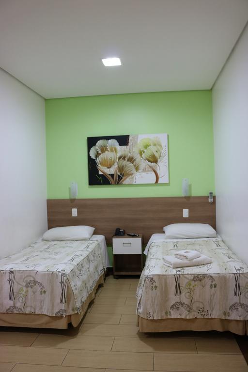 Hotel Oly Plaza 피라시카바 외부 사진